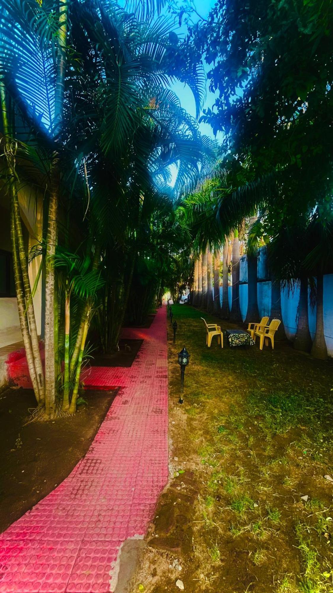 Hotel Jungle Palace Resort Umariā Exteriör bild